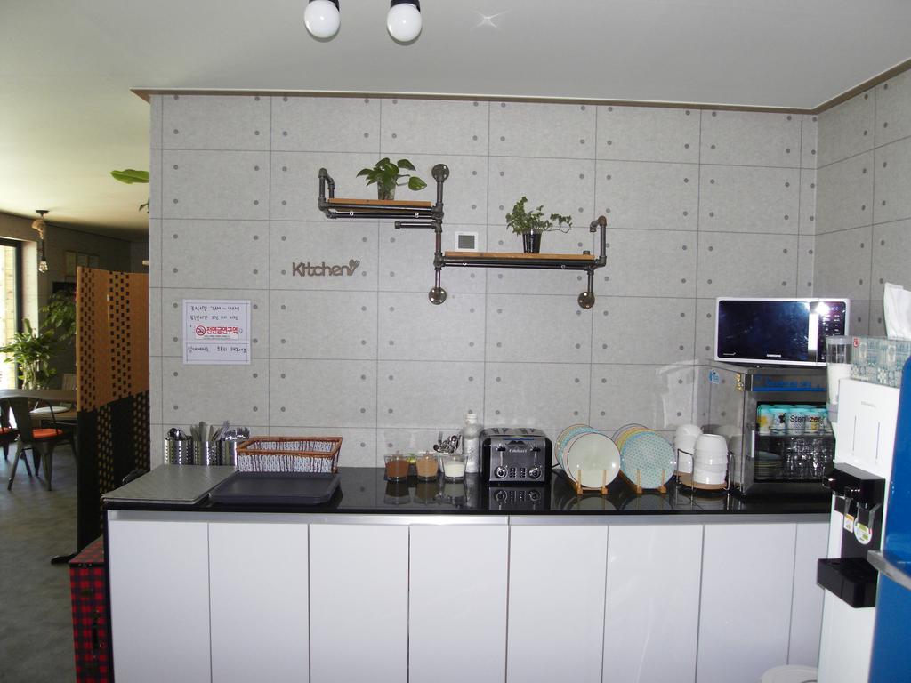 Story House Hotel Sokcho Bagian luar foto