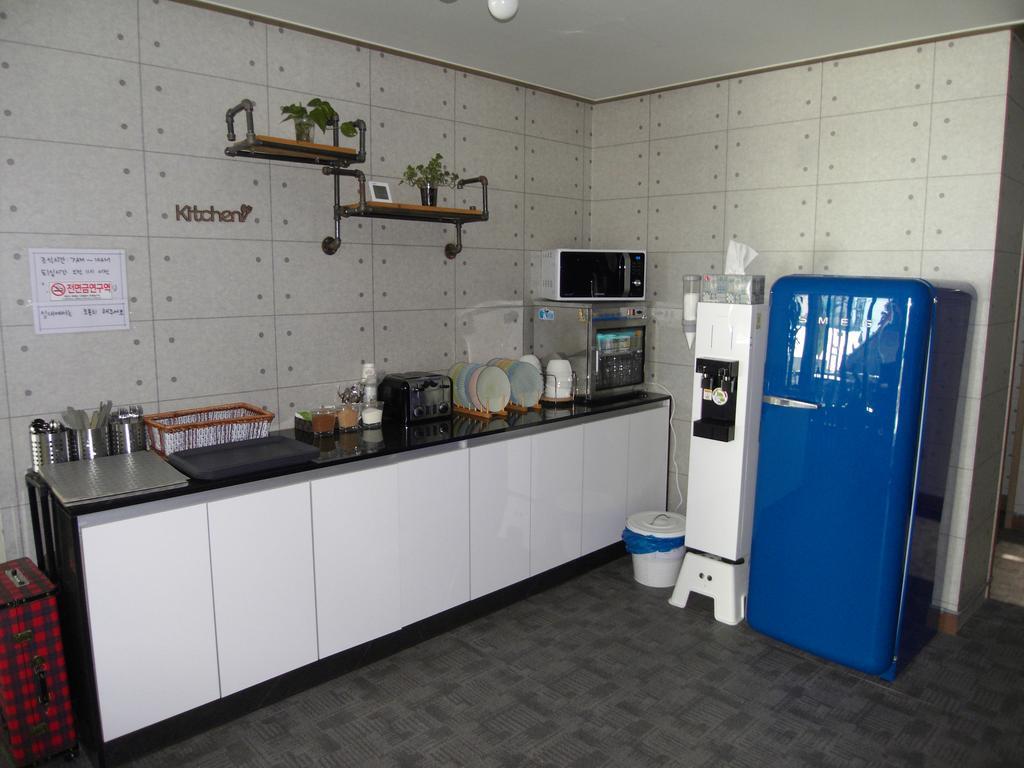 Story House Hotel Sokcho Bagian luar foto
